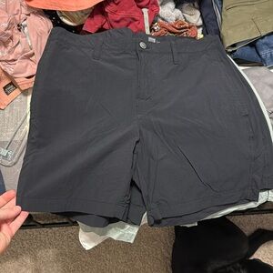 Men’s Gap shorts size 34